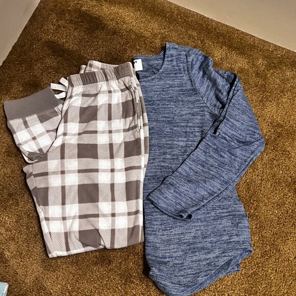 Lot of 10/12 PJ's & shorts - Picture 3 of 12